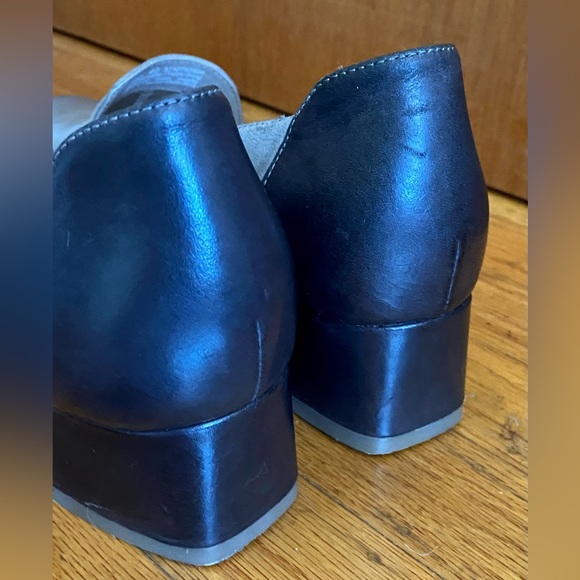 Dansko Preston Loafers in Stone Nubuck Size 40 - Picture 4 of 7